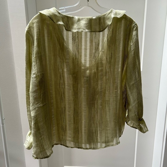 💐ZARA green wavy blouse - Picture 6 of 7